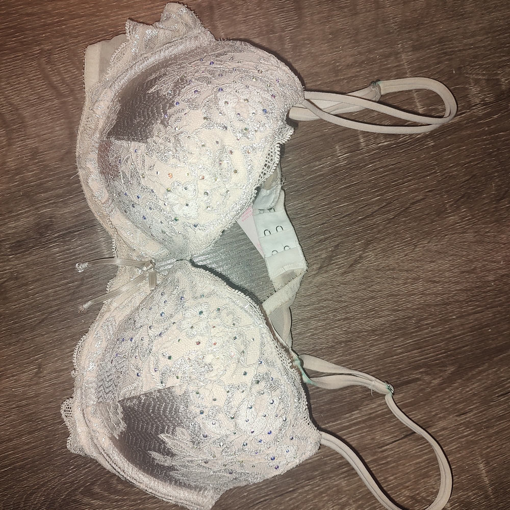 Elegant Lace Women's Bra